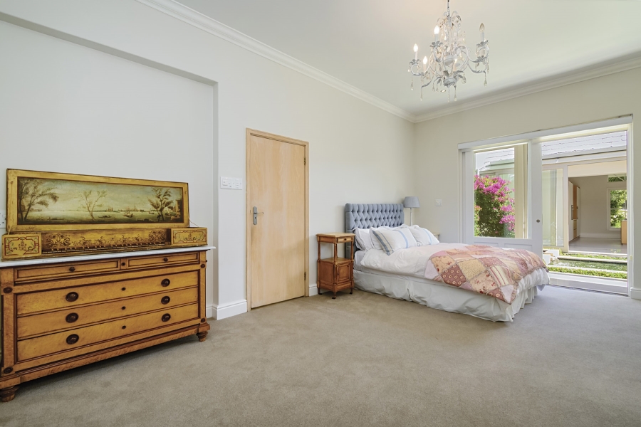 5 Bedroom Property for Sale in Constantia Western Cape
